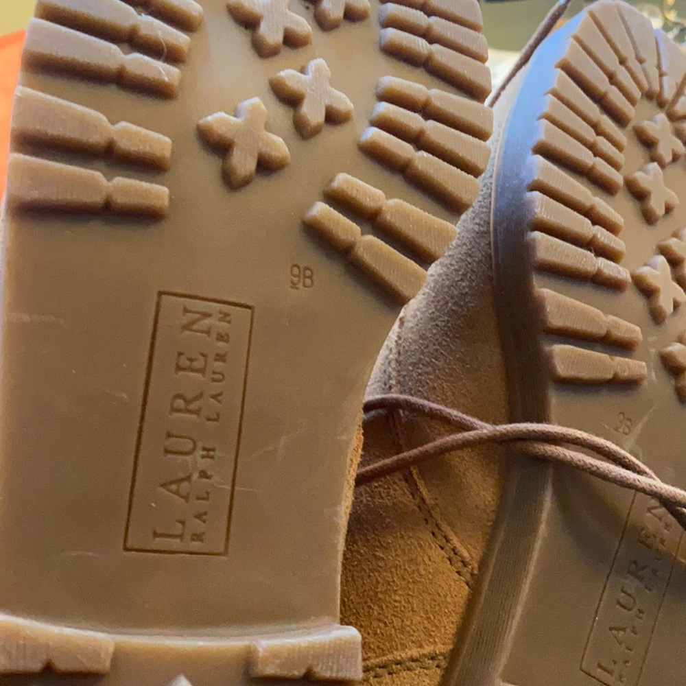 Shoes - Picture 4 of 5